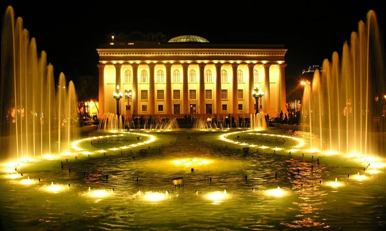 Sharq Plaza Hotel Baku Bagian luar foto